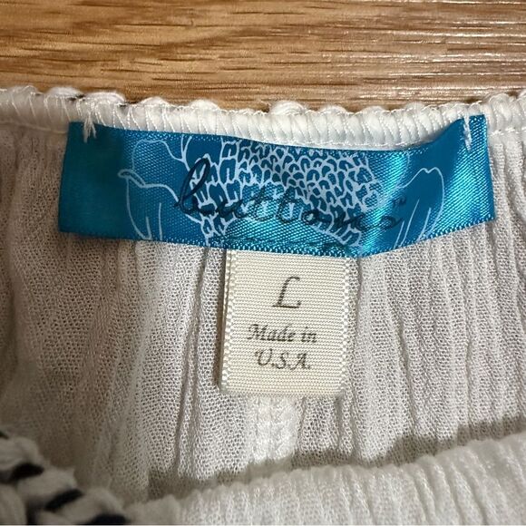 Buttons Bettie Cold Shoulder Top - Picture 4 of 4